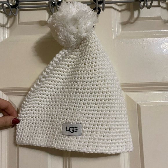 NWOT UGG Australia Ivory Women’s Pom-Pom finish style up the knit beanie OS - Picture 4 of 6